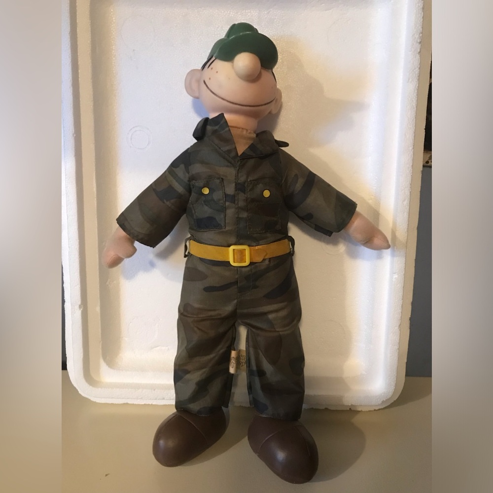 Vintage 2000 Beetle Bailey 15” Claw-Machine Stuffed Toy/Doll In Army Fatigues